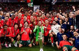 九游体育-赛地聚焦——欧超杯赛后热度飙升，曼联篮板制胜，态度坚定，球探报告显示潜力(欧超杯常规时间打平点球大战)