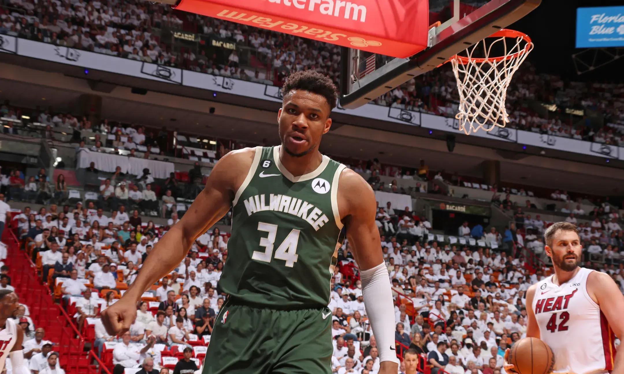 密尔沃基雄鹿今夜门线救险，志在全明星赛名次提升，管理层满意，轮换策略成焦点的简单介绍