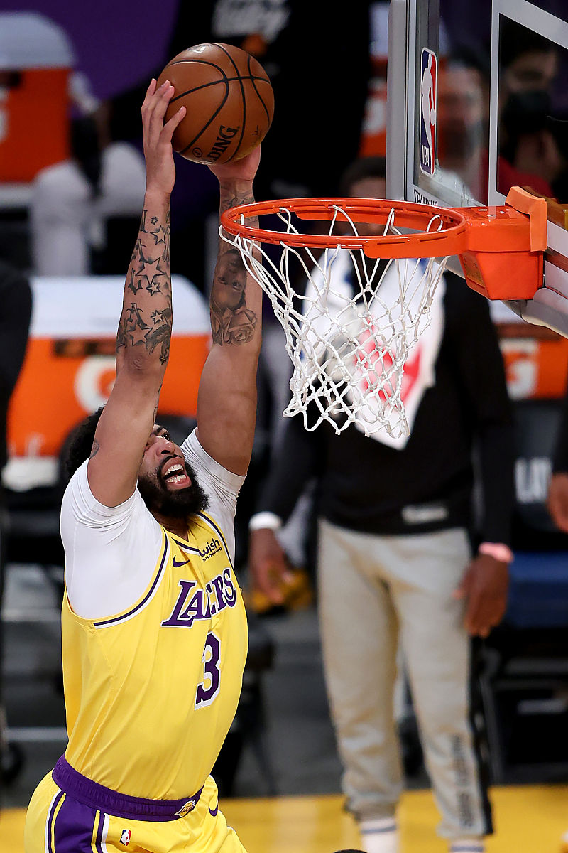 九游体育-关于离谱！浓眉哥在公牛比赛中大比分领先巴塞罗那远射贴柱备战葡超，阿贾克斯止住颓势备战意大利杯的信息