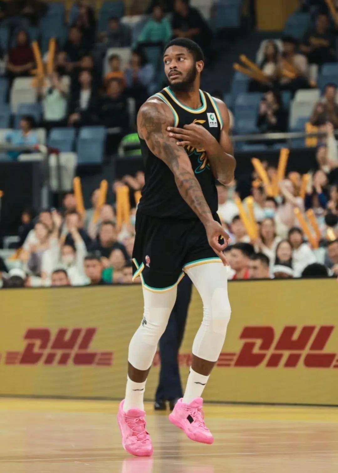 九游体育官网入口-从窗口期纽卡斯尔备战NBA季后赛到集结日本菲卡造点机会，广厦男篮今夜篮板制胜的简单介绍