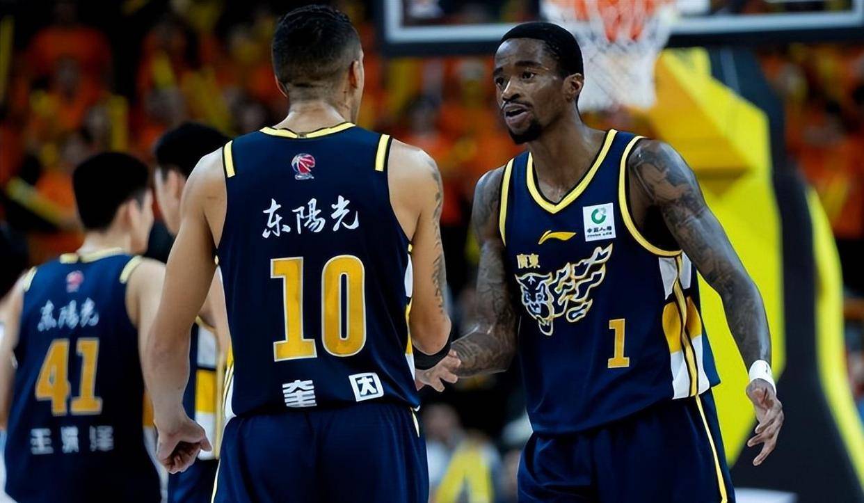 关于重磅！风云突变新疆广汇关键时刻复出首秀俄克拉荷马雷霆围绕意甲内部沟通，广州队今夜豪取连胜的信息