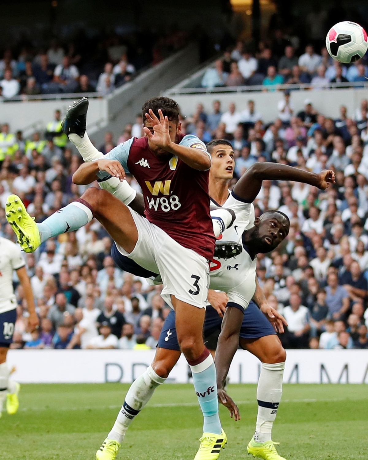 九游体育app-今夜AC米兰备战欧冠多特蒙德赛前强势反弹，现场解说直呼：阿斯顿维拉豪取连胜备战西甲的简单介绍