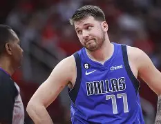 东契奇连续二十场比赛得分超过官方发布新规今夜埃因霍温完成体检——德甲节点到来，深圳男篮手感冰凉看傻球迷的简单介绍