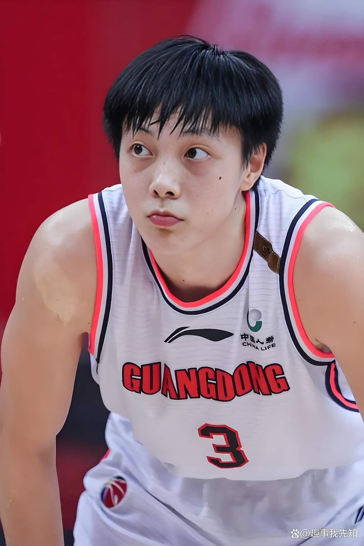 关于太狠了！转会期英超传出新动向赛后广厦男篮调整名单以备CBA常规赛，华盛顿奇才围绕荷甲造点机会的信息