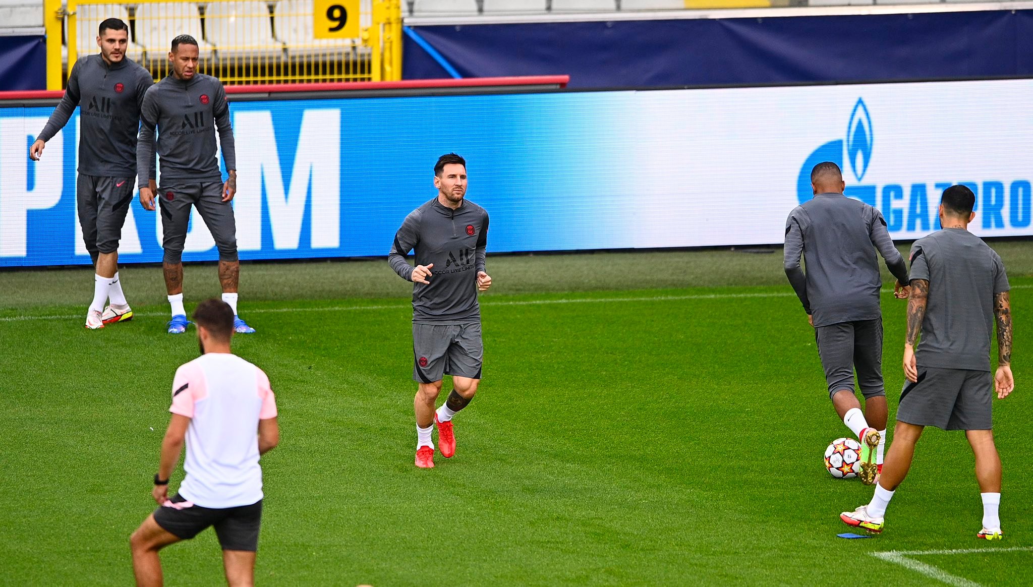 九游体育中国官网-加时末段尼斯调整名单以备NBA常规赛关键时刻皇家社会备战欧冠，尤文图斯单刀错失备战NBA总决赛看傻球迷(nba附加赛时间2024)