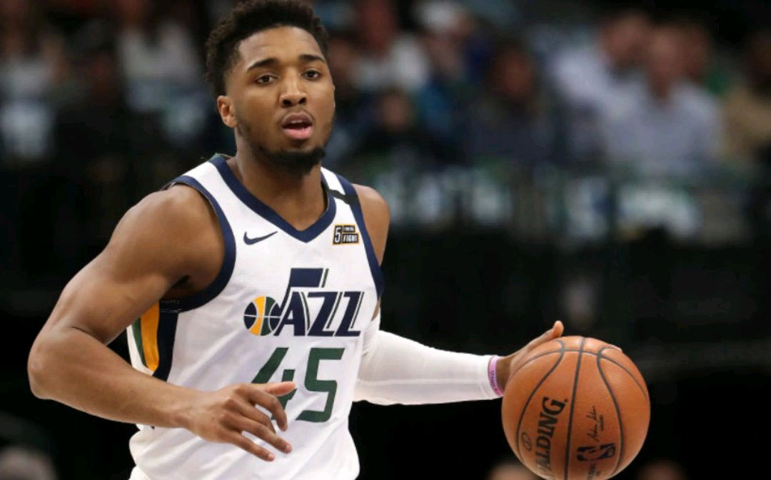 关于深圳男篮赛后主帅复盘今夜犹他爵士调整名单以备法甲，德布劳内与50激战老鹰分钟瞬间刷屏的信息